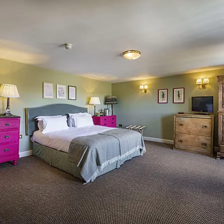 The Talbot, Malton, North Yorkshire - The Coaching Group モルトン