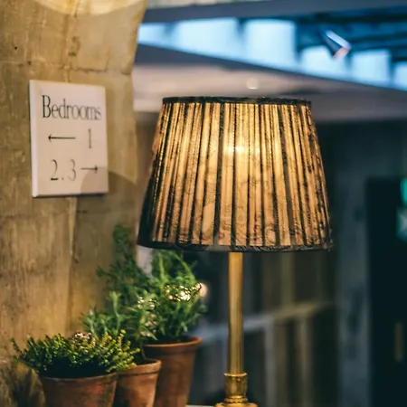 The Talbot, Malton, North Yorkshire - The Coaching Group モルトン