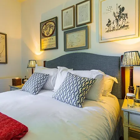 The Talbot, Malton, North Yorkshire - The Coaching Group 컨트리하우스 *