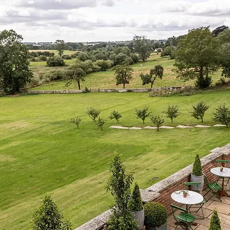 The Talbot, Malton, North Yorkshire - The Coaching Group 맬튼